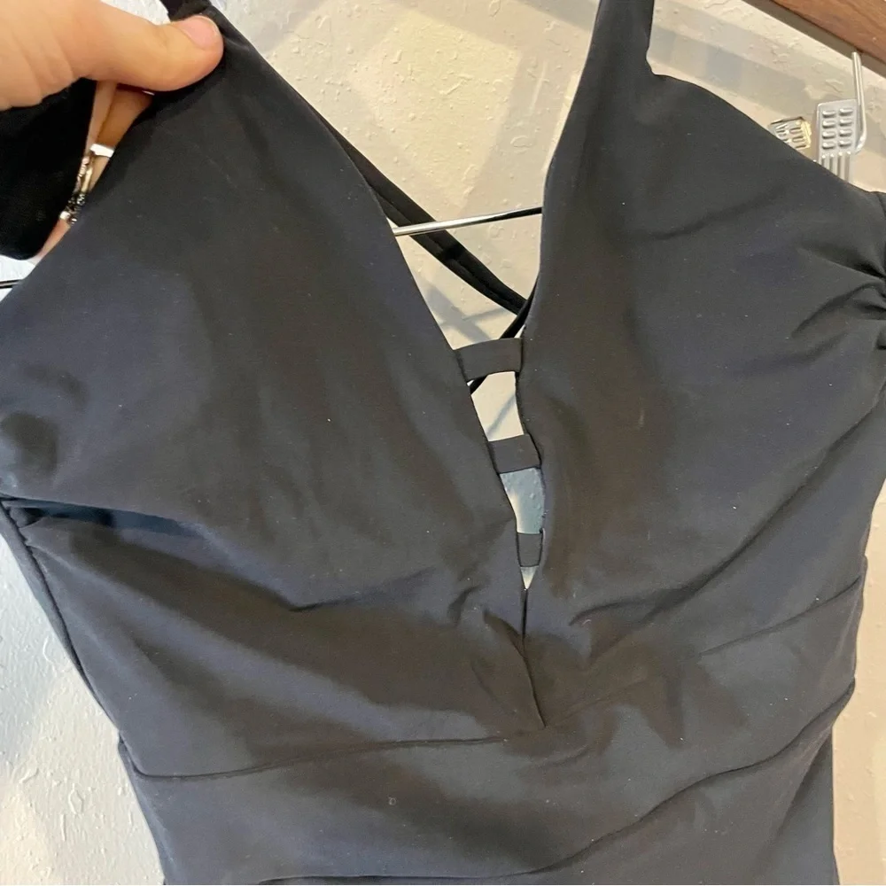Land’s End Classic Black V Neck Open Back One Piece Swimsuit